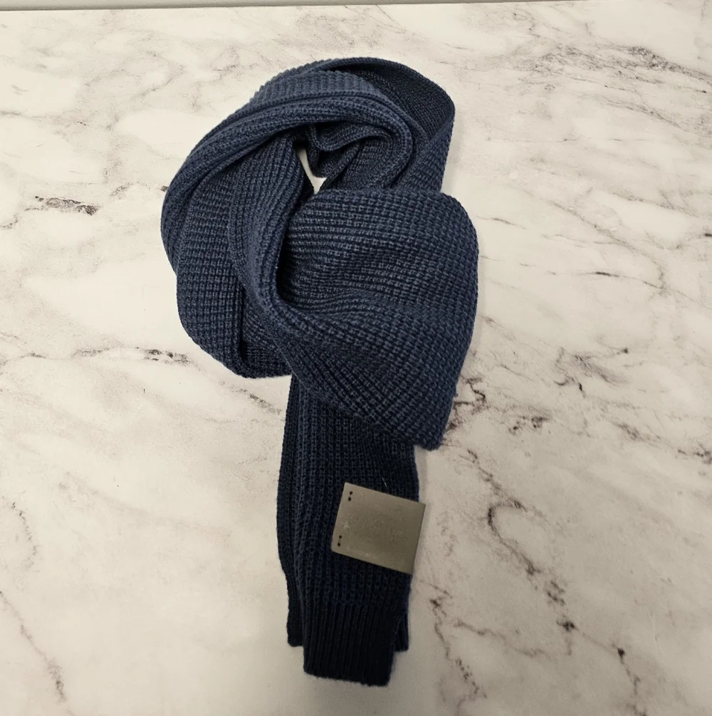 Michael Kors Textured Knit Navy Scarf NWT‎